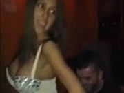SH Bosniaque Slut Maca Lap Dance Avec Nipple Slip